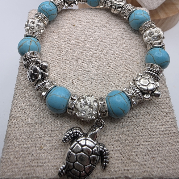 Jewelry - Turquoise and Silver Turtle Charm Bracelet (1304)